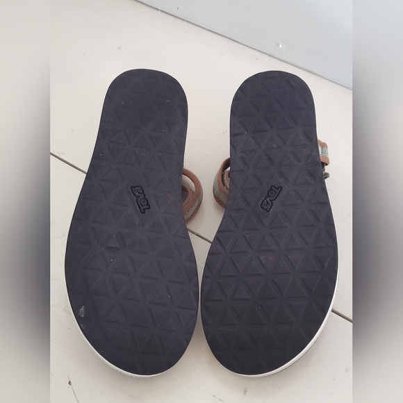 Teva Women's Olive Flatform Universal Mesh Print Strappy Sandals | Size 9 - Picture 6 of 7